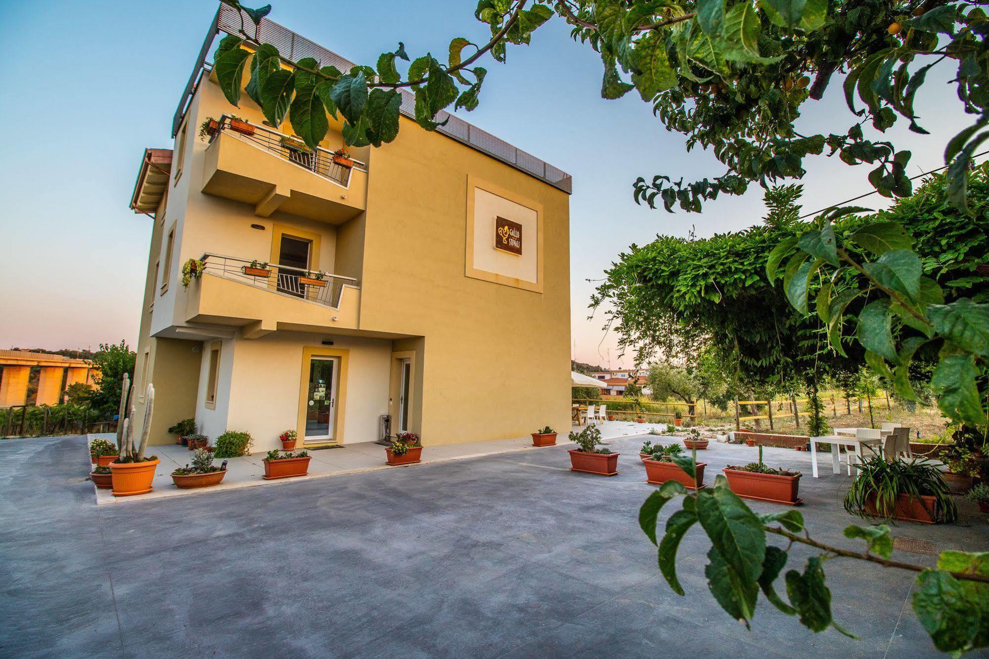 Il Gallo Con Gli Stivali Termoli Ngoại thất bức ảnh